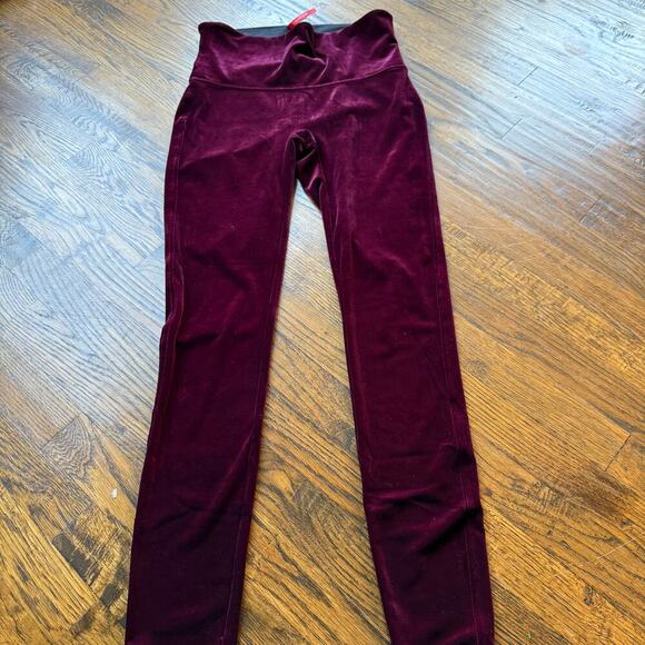 Spanx Women’s Rich Burgundy Velvet Leggings in Style 2070 Size Large - Picture 2 of 4